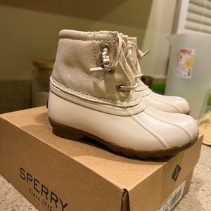 Gold/tan toddler sperry boots brand new with box
